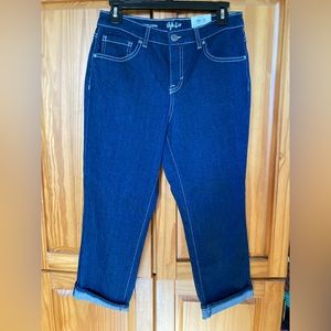 New!!! STYLE & CO.curvy Capri size 4Petite Woman’s